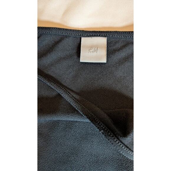 H&M Top Women Large Black Black Crepe Basic Top Short Gathered Sleeve - Picture 4 of 8